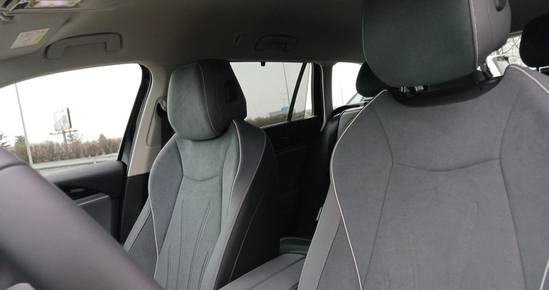 Volkswagen Passat cena 198200 przebieg: 10, rok produkcji 2024 z Wadowice małe 667